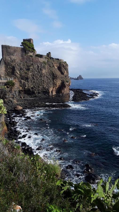Bed & Breakfast Dietro Le Mura Aci Castello Exterior foto