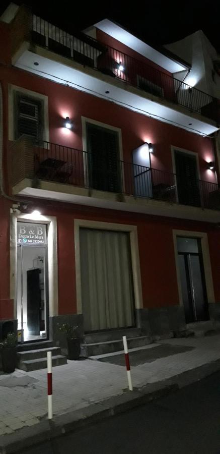 Bed & Breakfast Dietro Le Mura Aci Castello Exterior foto