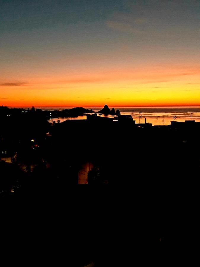 Bed & Breakfast Dietro Le Mura Aci Castello Exterior foto